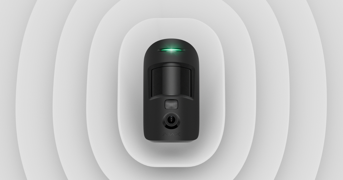Detector de movimiento antimascotas con cámara color negro
